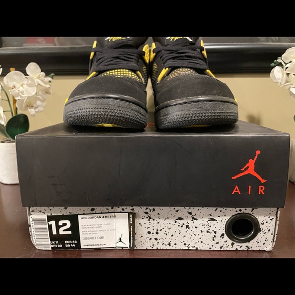 Jordan 4 Retro Thunder (2012) Size 12 - Picture 8 of 12